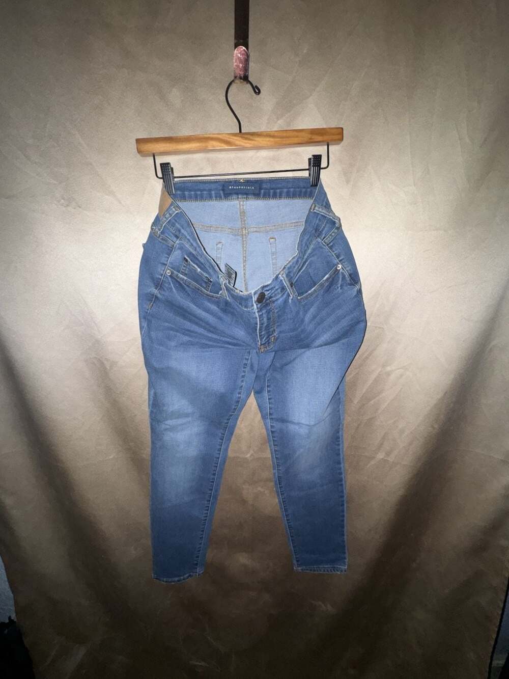 Aeropostale Women's Medium Wash High Rise Jeggings, Size 12 Regular